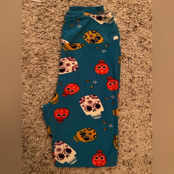 LIKE NEW RARE Lularoe Sugar Skull Leggings - Picture 1 of 3